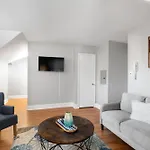 Spacious 2Br In Univ City